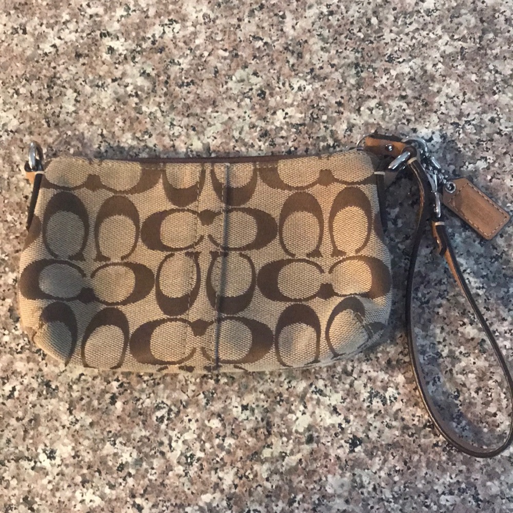 NWOT coach wristlet